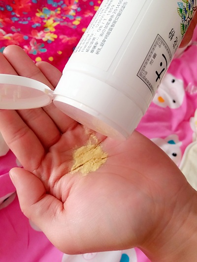 痱子粉如何使用，怎么涂抹才能避免宝宝长痱子？